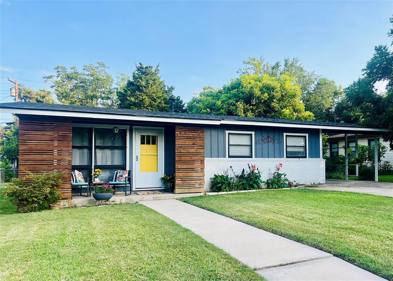 Virtual tour of 1003 Kirk St