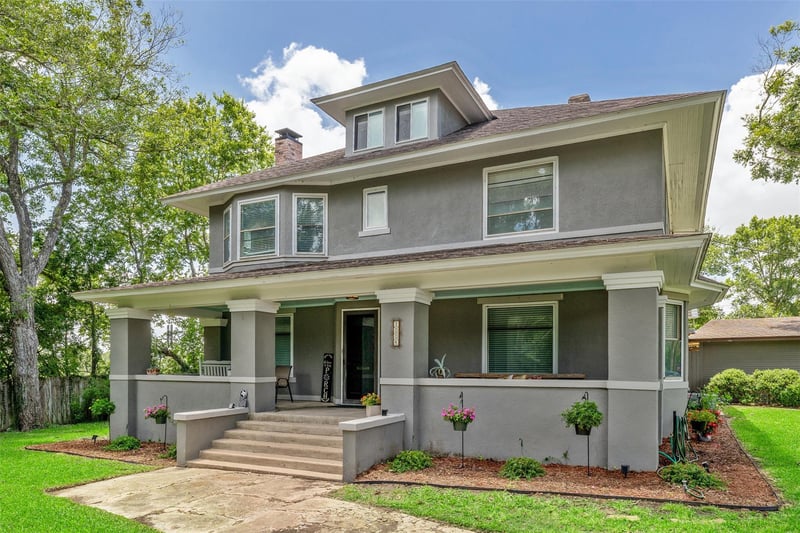 Virtual tour of 1004 Mitchell ST
