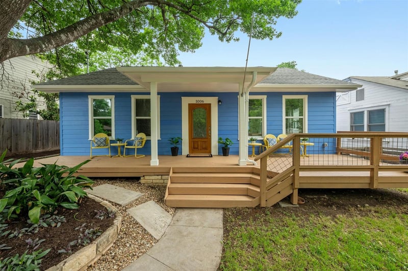 Virtual tour of 1006 Kinney Ave