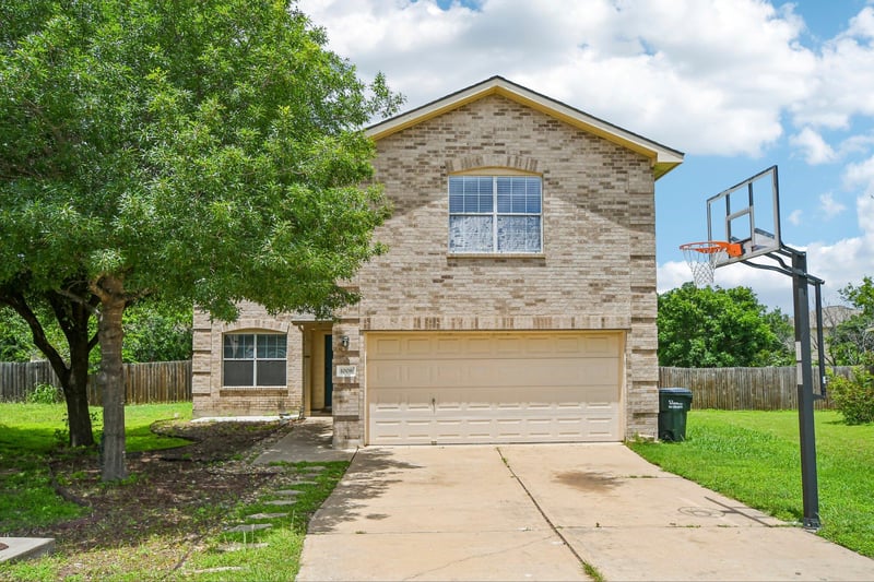 Virtual tour of 1008 Bluff Meadow CV