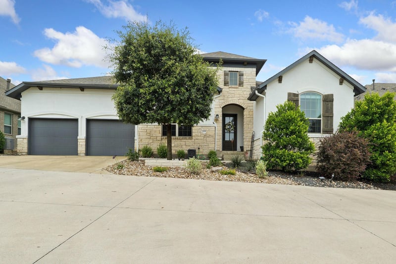 Virtual tour of 1009 Legacy XING