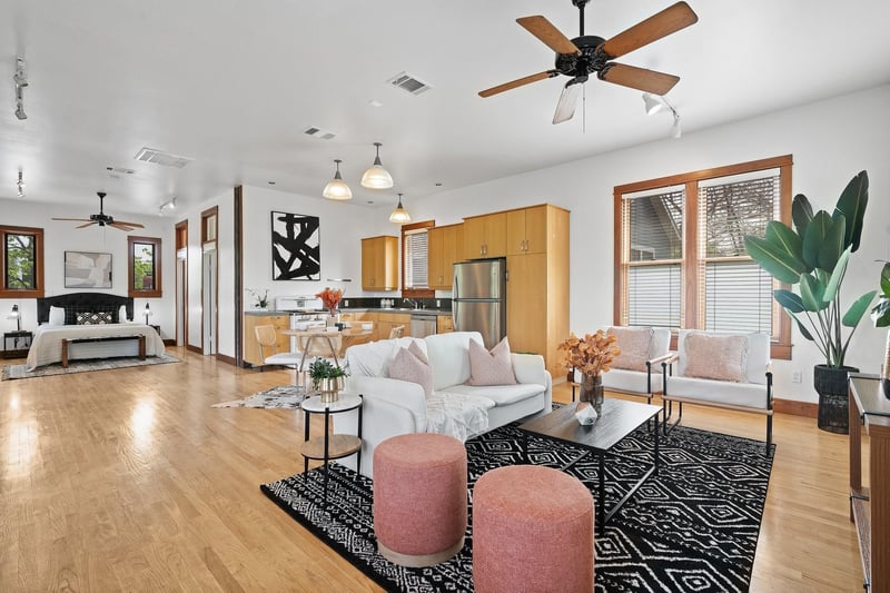 Virtual tour of 1009 W Johanna ST
