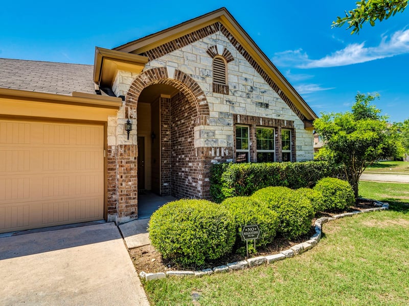Virtual tour of 101 Beargrass DR