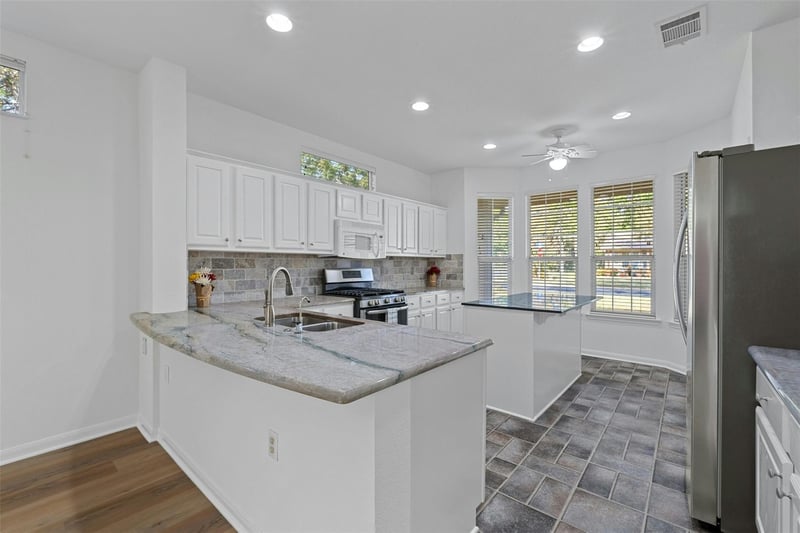 Virtual tour of 101 Buttercup TRL