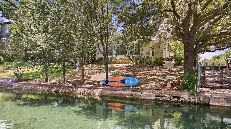 Virtual tour of 101 E Edgewater TER