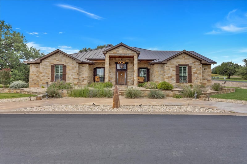 Virtual tour of 101 Fox Fur
