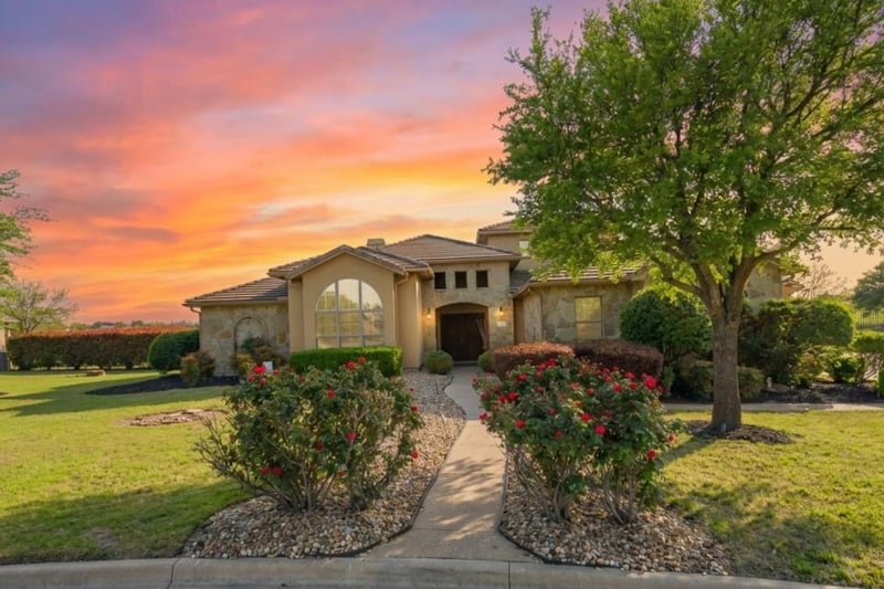 Virtual tour of 101 Hammerstone CV