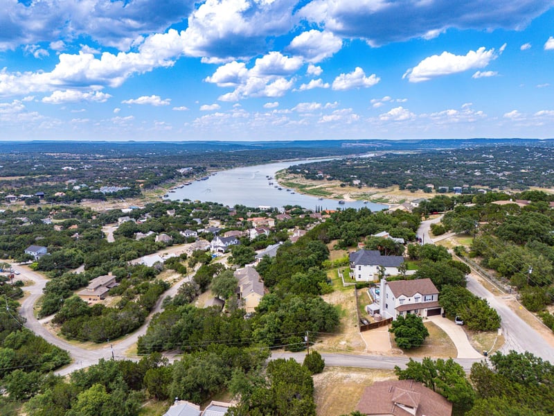Virtual tour of 101 Ronay Dr. S S Ronay Dr