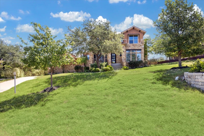 Virtual tour of 101 Stephanie Ln