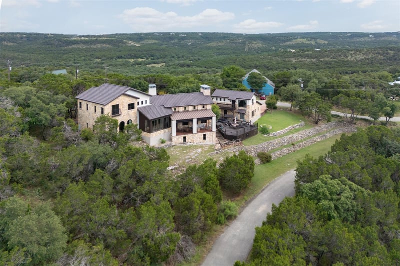 Virtual tour of 101 Sunrise Dr