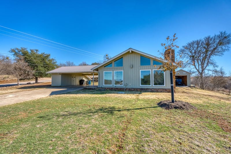 Virtual tour of 101 W Bluebonnet Rd