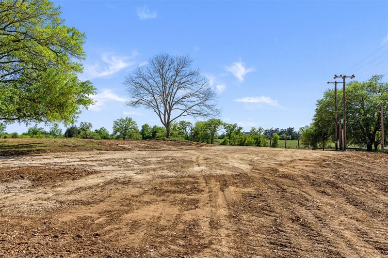 Virtual tour of 1010 E Industry ST