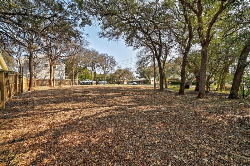Virtual tour of 1010 Hazelton St