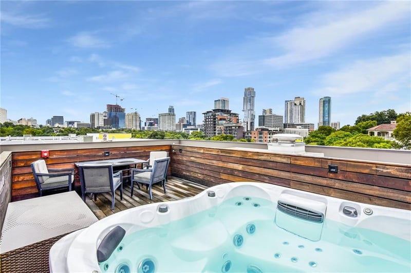 Virtual tour of 1010 W 10TH ST Unit #305