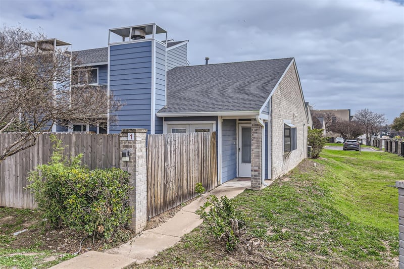 Virtual tour of 1010 W Rundberg Ln Unit #1