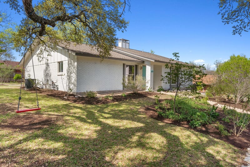 Virtual tour of 10100 Pond View CIR