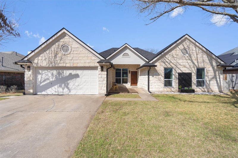 Virtual tour of 1014 Hackberry Dr