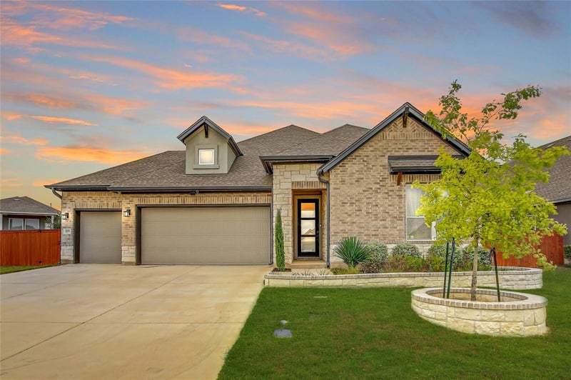 Virtual tour of 1016 Dog Iron ST