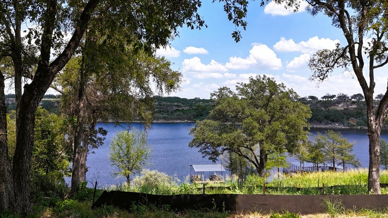 Virtual tour of 1017 Lake Shore Lot 72 DR