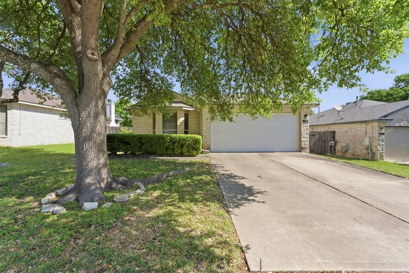 Virtual tour of 1017 Reynaldo St