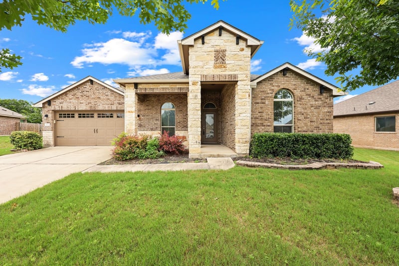 Virtual tour of 1018 Granbury Cv