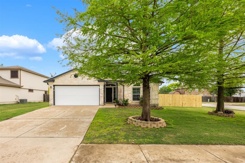 Virtual tour of 102 Anderson ST