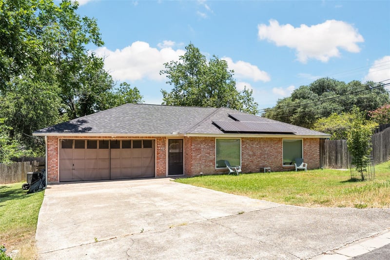 Virtual tour of 102 Chaparral ST