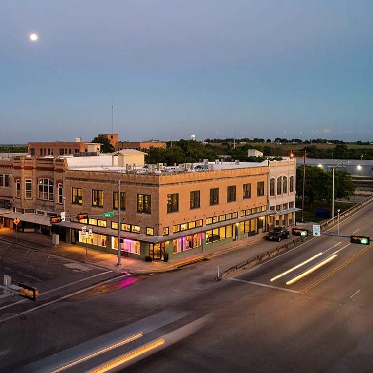 Virtual tour of 102 E Second St Unit #201