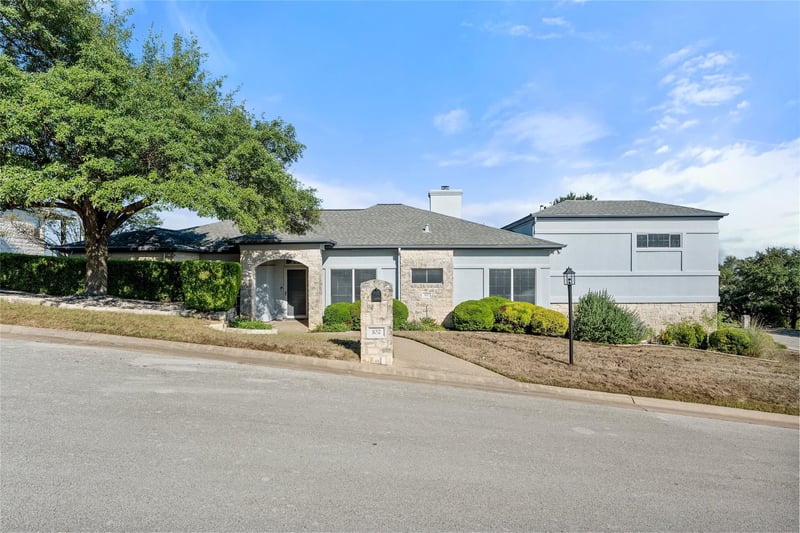 Virtual tour of 102 Paragon Ct