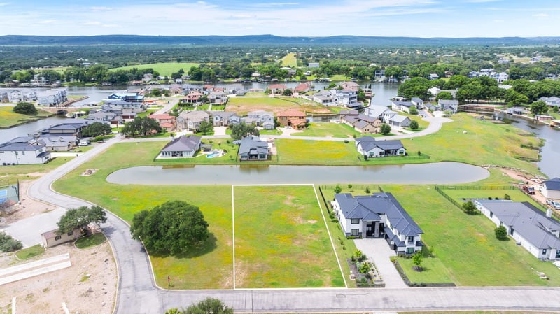 Virtual tour of 102 Summer Life LN