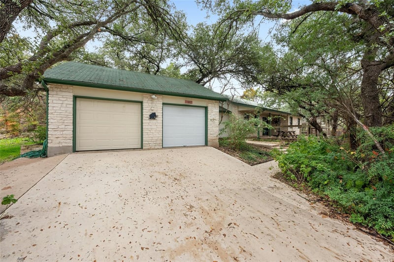 Virtual tour of 102 Westward CV