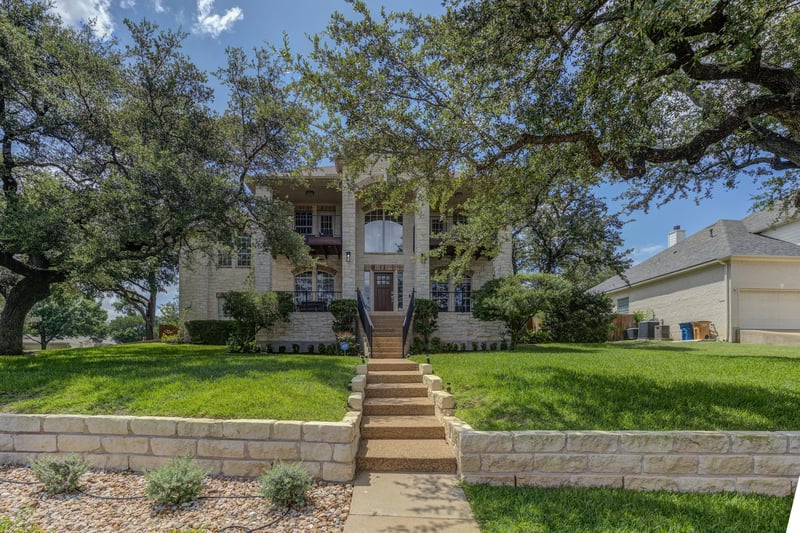 Virtual tour of 10200 Spicewood PKWY