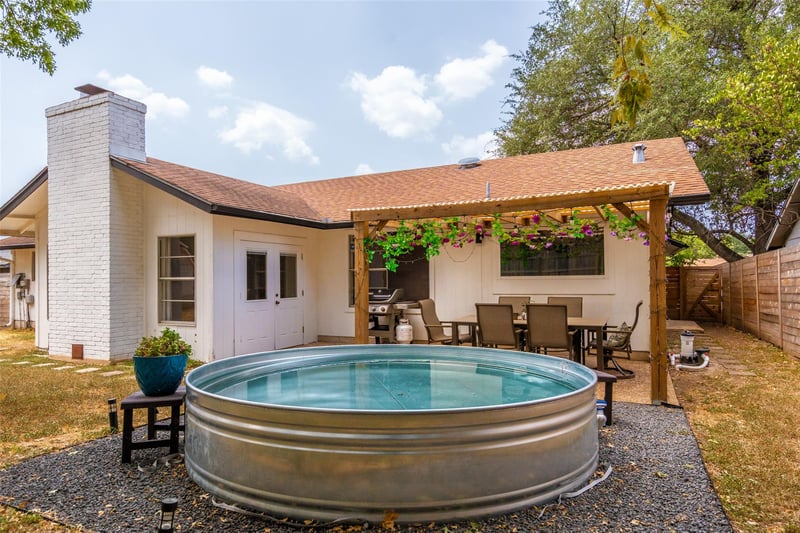 Virtual tour of 10201 Parkfield DR