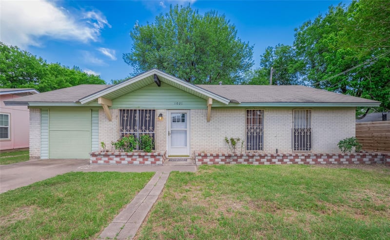 Virtual tour of 1021 Gardner RD