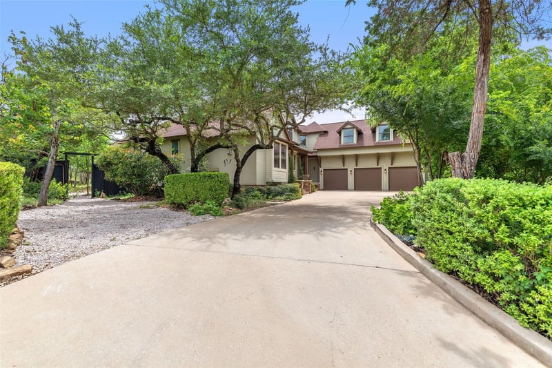 Virtual tour of 10212 Amwell Cv Unit #3