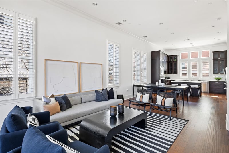 Virtual tour of 1023 Juniper St