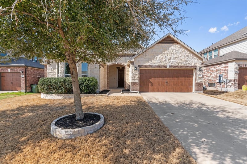 Virtual tour of 1029 Plano LN
