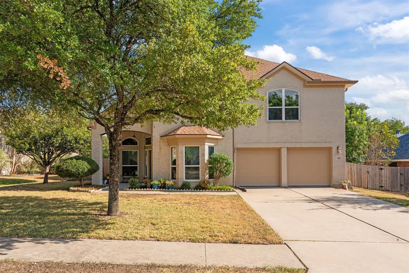 Virtual tour of 103 E Oxford Dr
