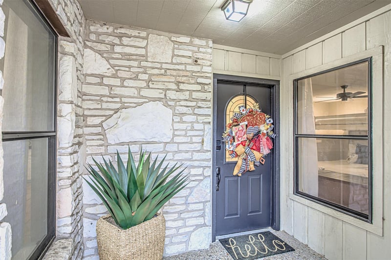 Virtual tour of 103 Oasis St Unit #A