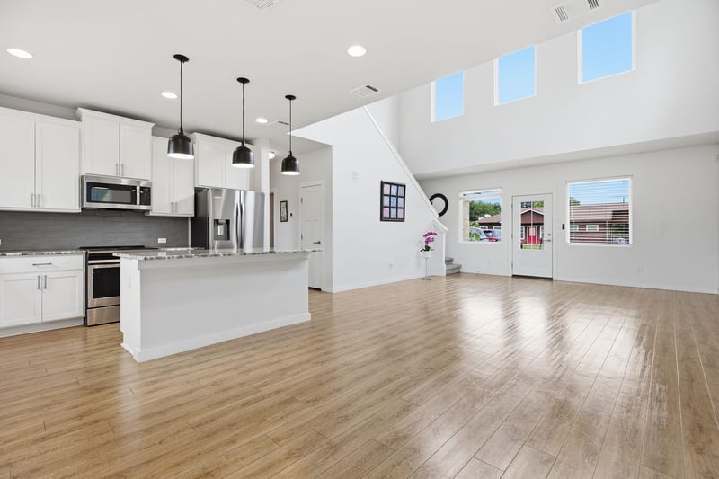 Virtual tour of 103 Waianae CT