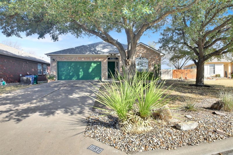 Virtual tour of 1030 Disraeli CIR
