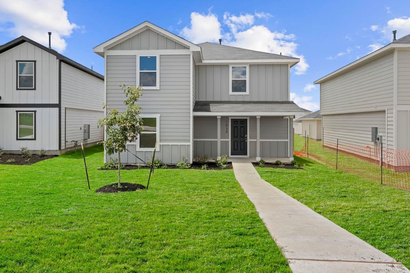 Virtual tour of 1039 Phantom Hill BLVD