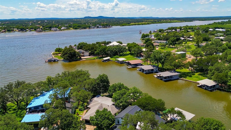 Virtual tour of 104 Bluebird LN