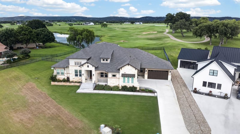 Virtual tour of 104 Far Meadow DR