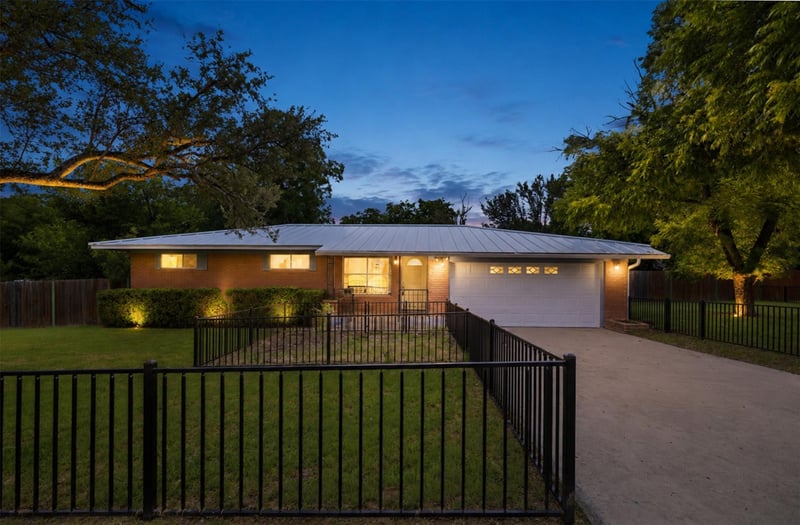 Virtual tour of 104 N Willis ST