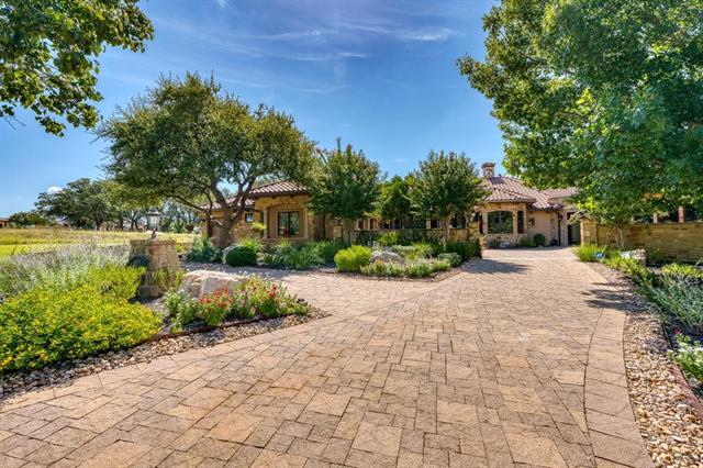 Virtual tour of 104 Orange Plume