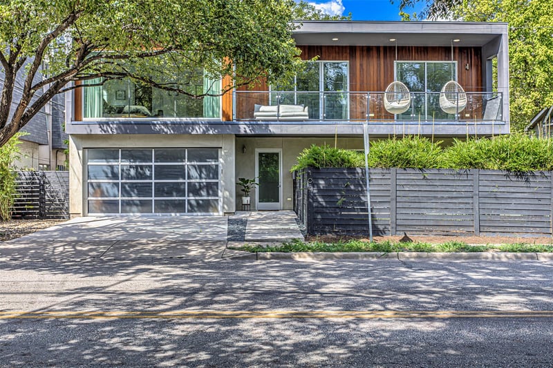 Virtual tour of 104 W 45 St