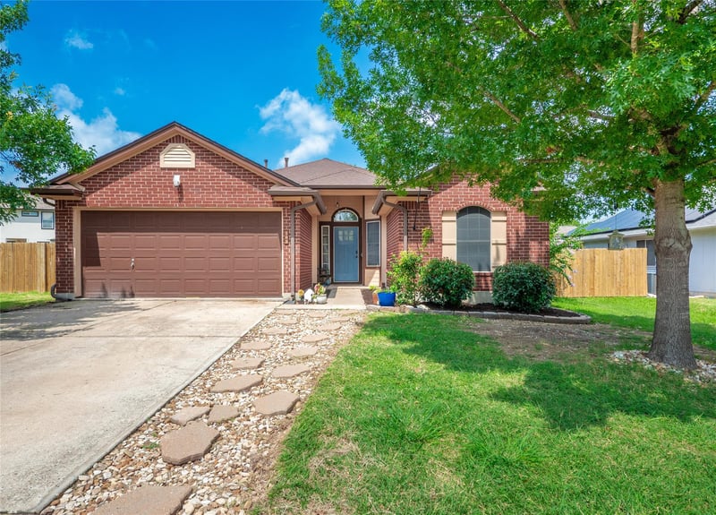 Virtual tour of 105 Dogwood DR