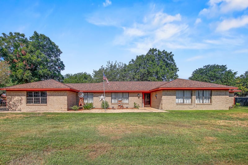 Virtual tour of 105  Frederick Ln