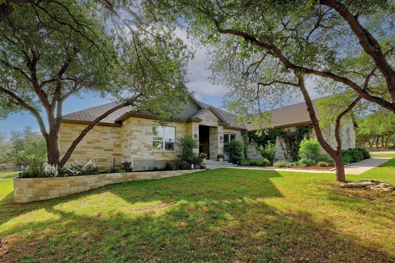 Virtual tour of 105 Graystone Ln